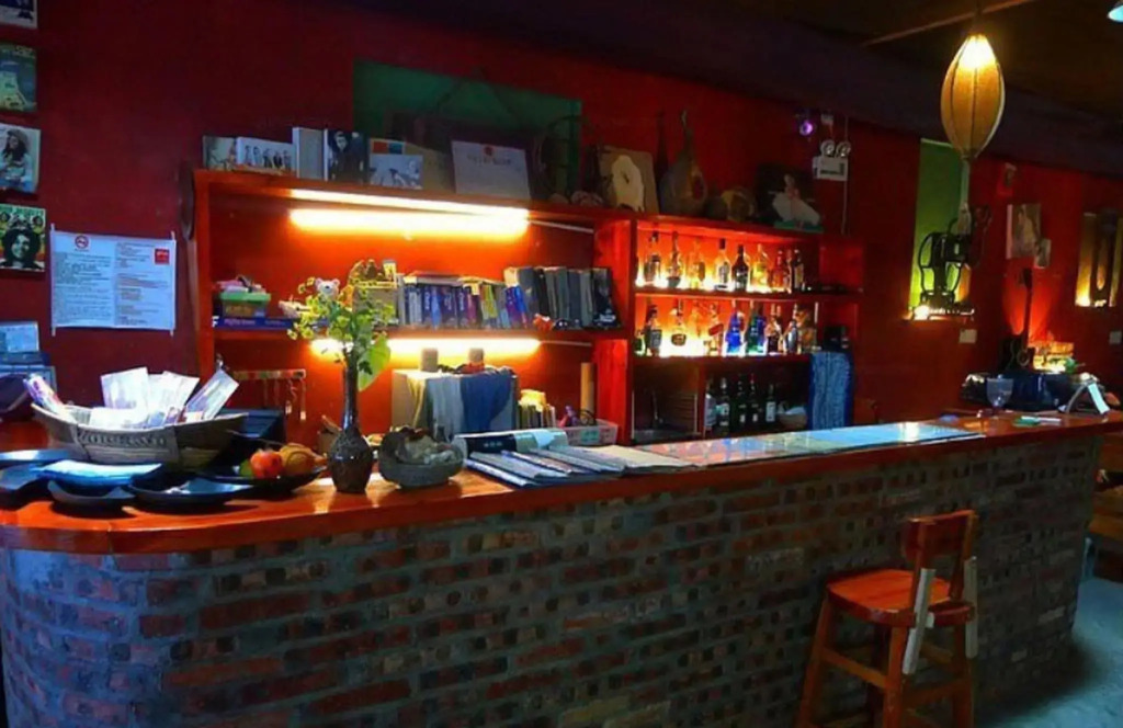 The Old Place In't Youth Hostel