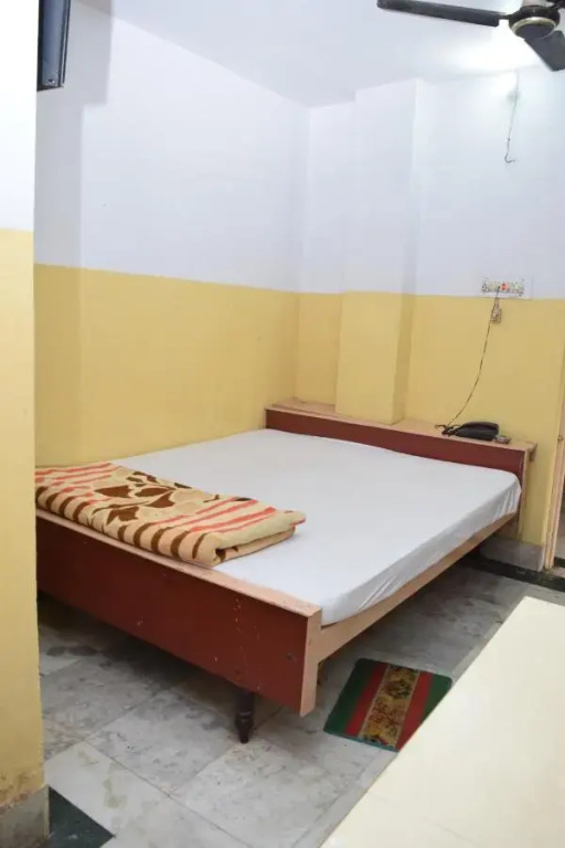 Hotel Savitri