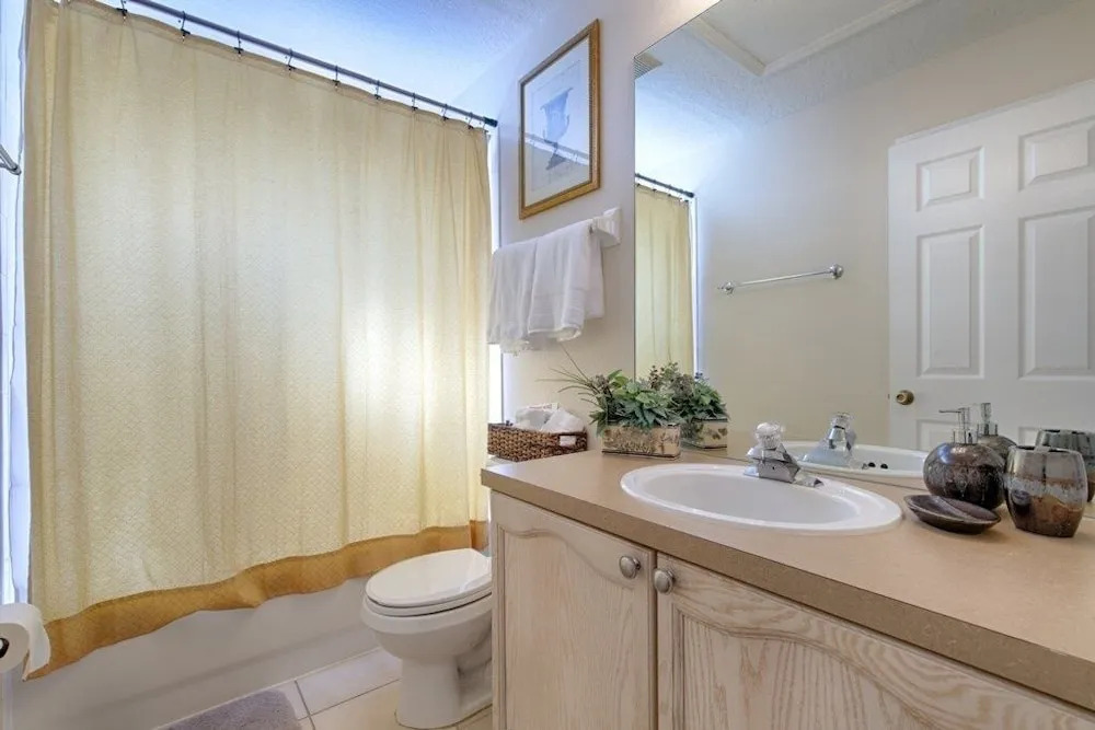 Resort 5 Bed Private Pool & Spa, Game Room Home 5 Bedroom Villa by RedAwning