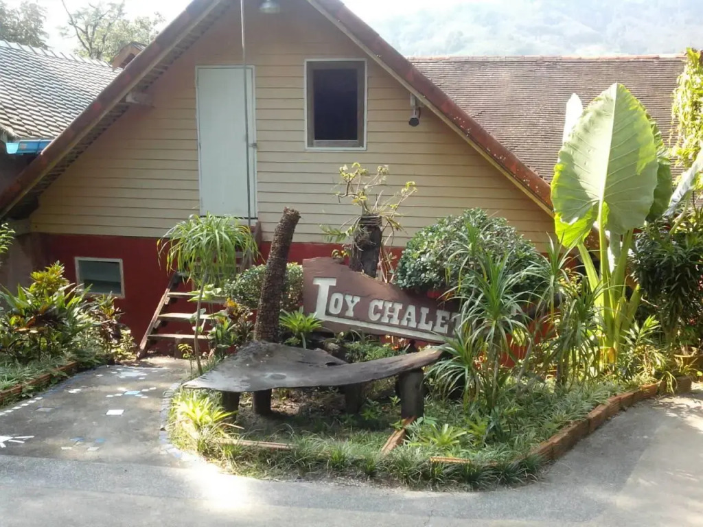 OYO 75353 Loy Chalet Resort