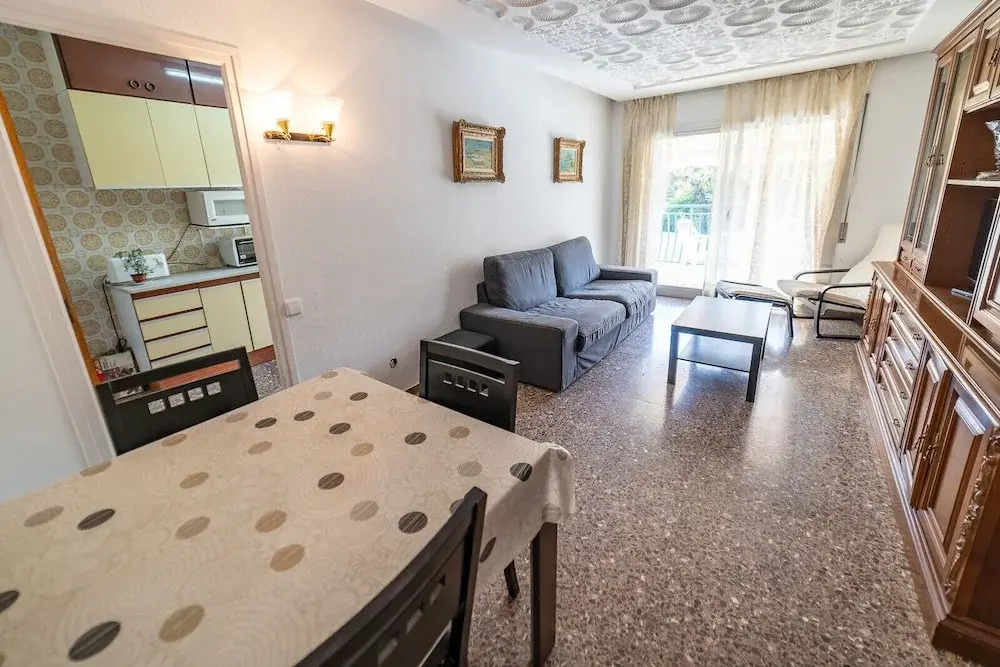 HomeHolidaysRentals Flores