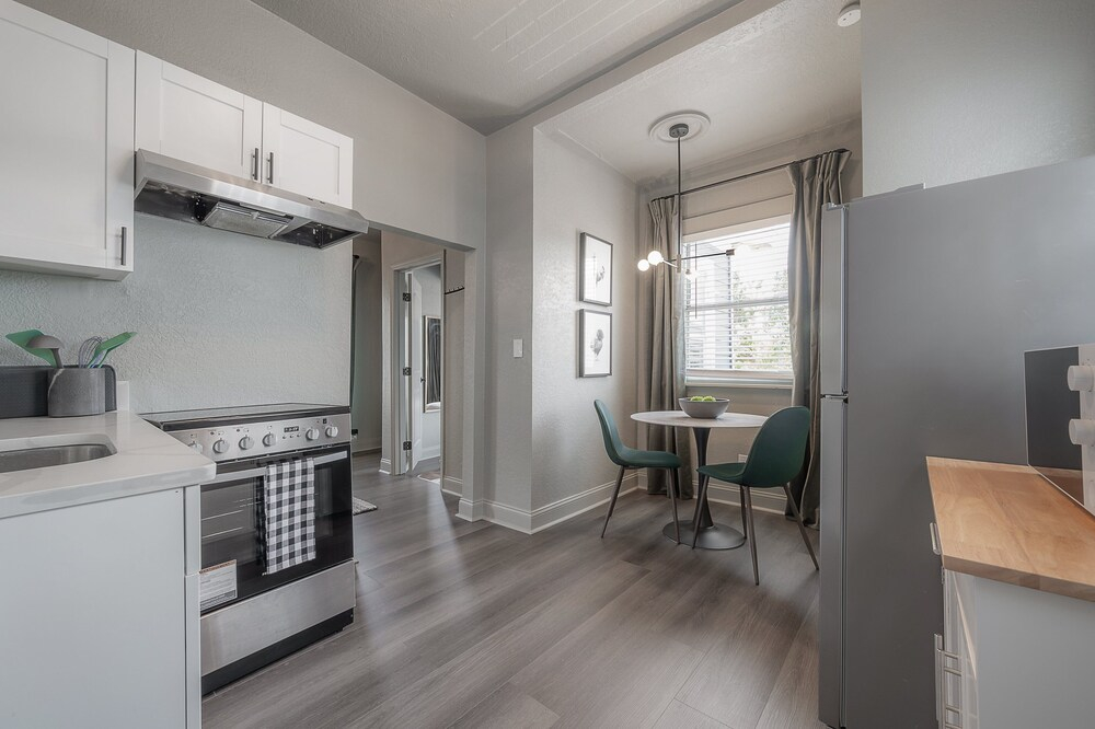 Updated Condo in Heart of Tampa 1569