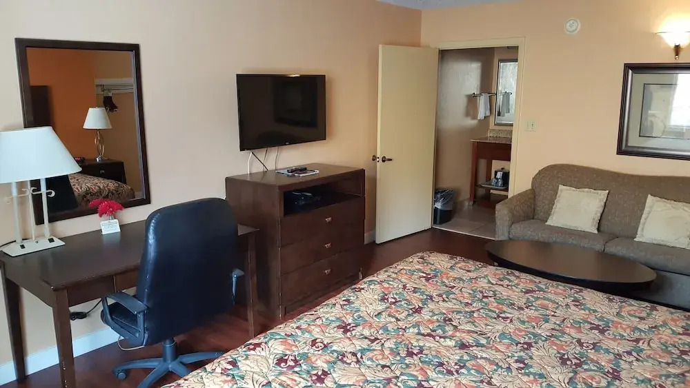 Camelot Inn