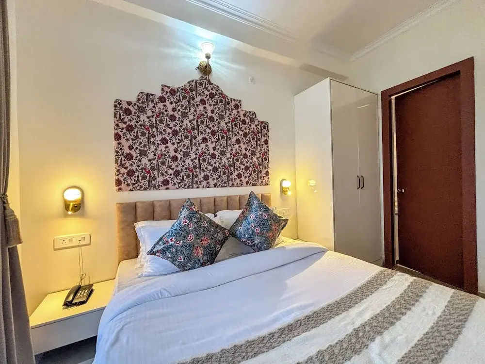 The Neeraj Ganga Rajmahal Wellness With Ganga View