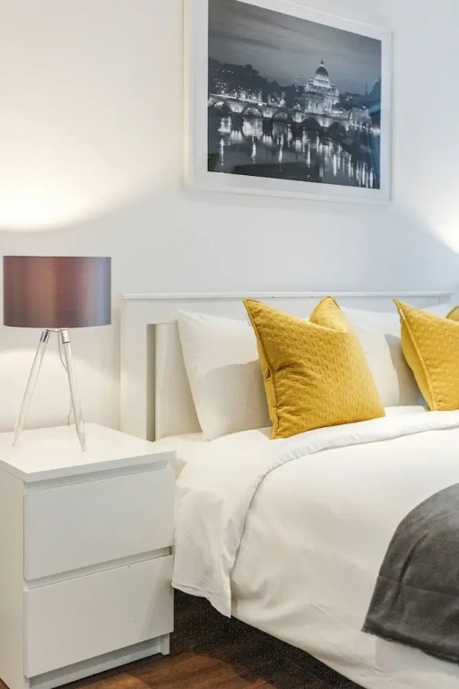Royal Docks Guesthouse by LUXHABITAT
