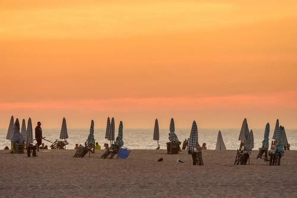 Foz Village Beach by Rent4All