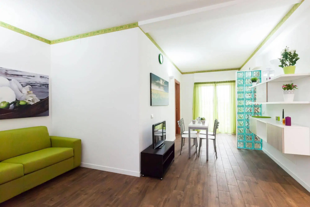 Almes Apartments