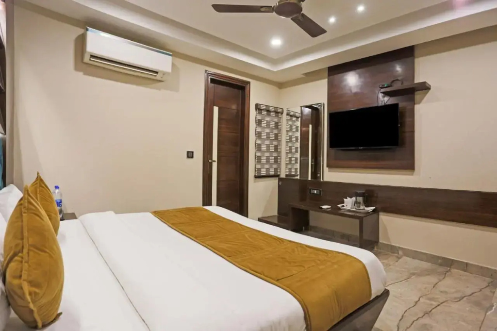 The Vanson Delite "Newly Rebuilt 2026" - Near New Delhi Station & Connaught Place