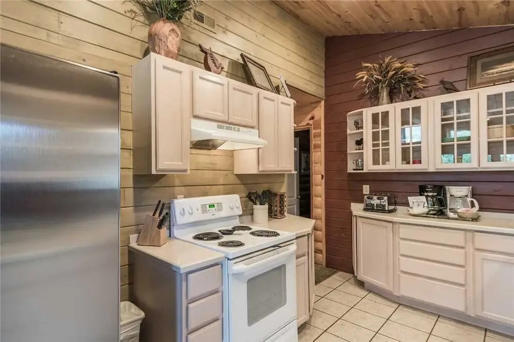 Buffalo Lodge - Seven Bedroom Cabin with Hot Tub