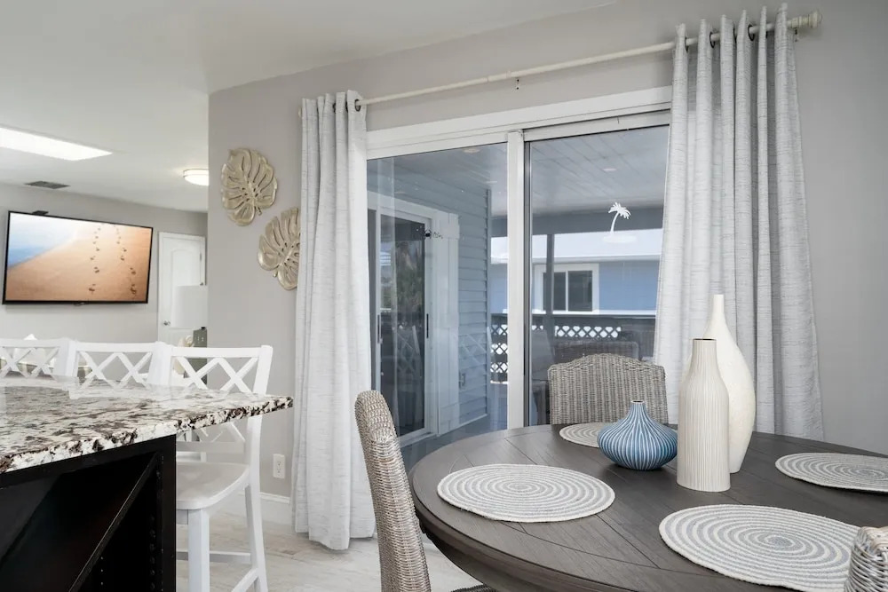 Shells N Sunshine! Getaway Destination Just Minutes from the White Sandy Beaches of Fort Myers! home