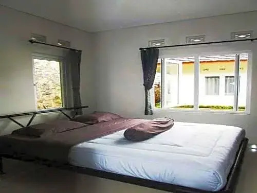 Urbanview Resort Adang Zecky Cisarua Puncak by RedDoorz