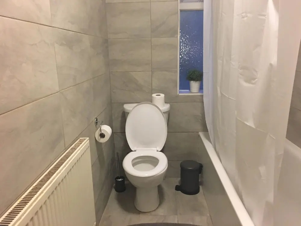 Kingswood Apartment