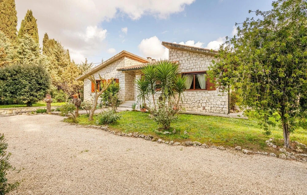 Nice Home in Saturnia With Wifi and 3 Bedrooms