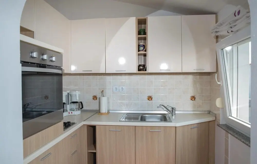 Beautiful Apartment In Valbandon