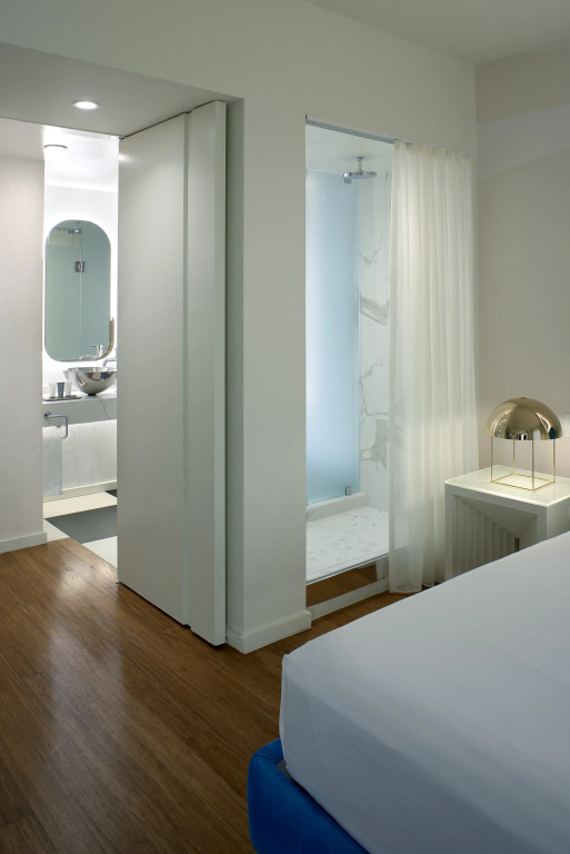 The Valorian West Hollywood, Curio Collection by Hilton
