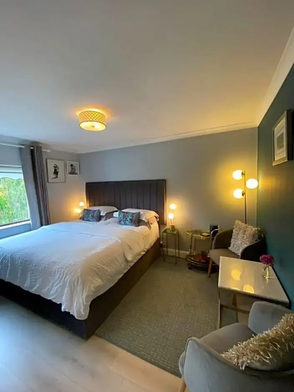 No 12 B&B