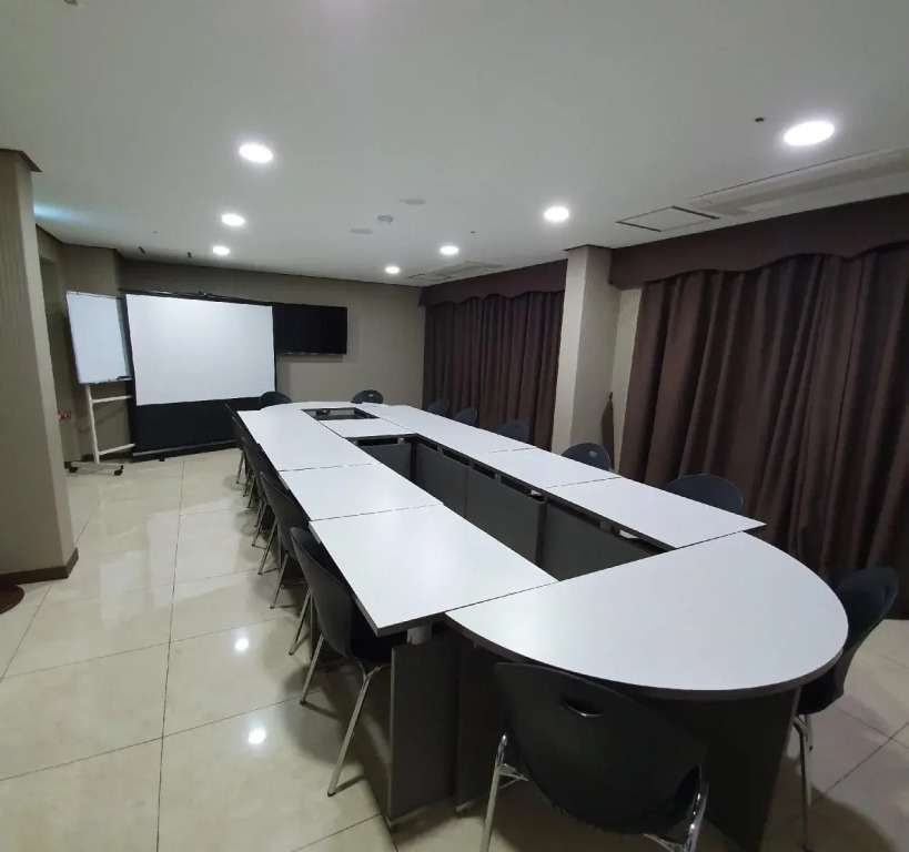 CS Premier Hotel