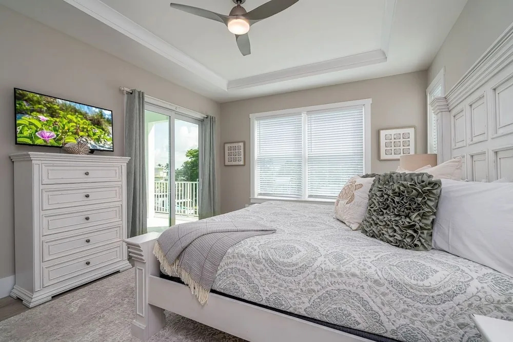 661 Estero Blvd "beach To Bay" 5 Bedroom Home by RedAwning