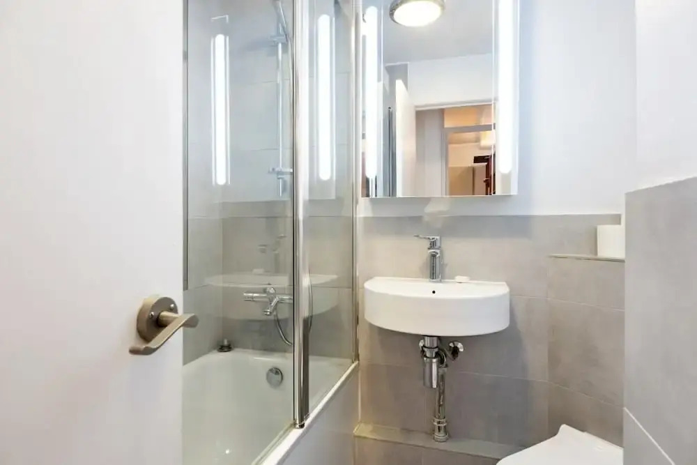 Modern & Spacious 2-bedroom House in Fulham
