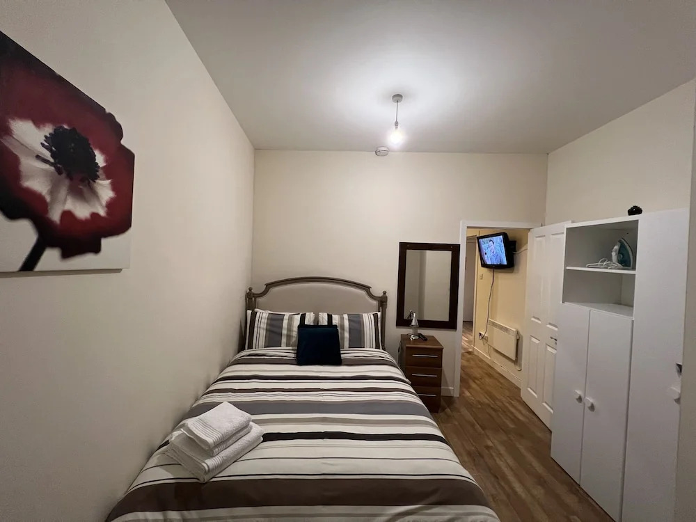 Charming 2-bedrooms City Centre Apartment-no Party