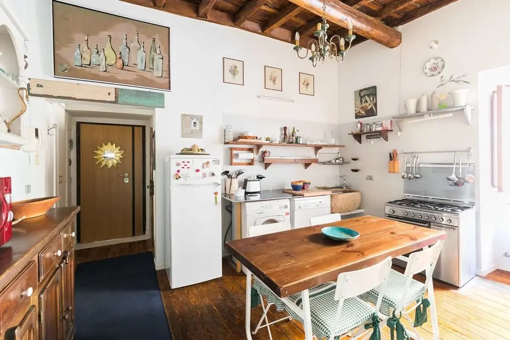 Reginella White Apartment