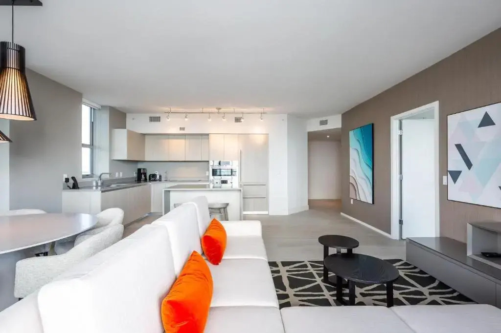 Modern 3 bedroom at Hollywood Beach Resort 28th floor