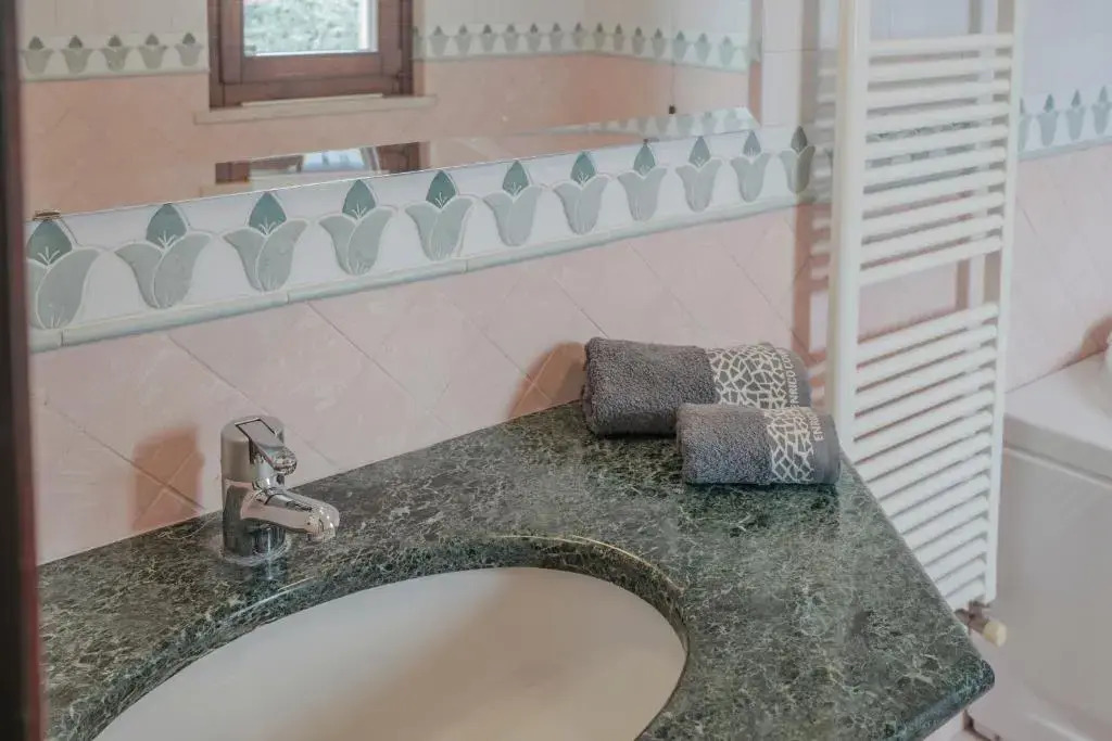 Casa Mary Tre - attico con terrazza a 2 passi dal lago