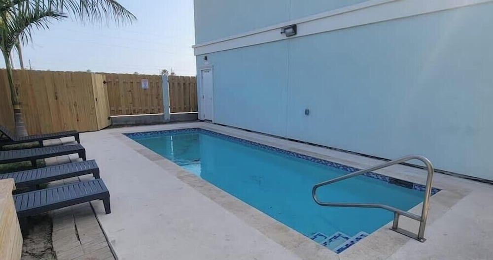 2 Levels - Heated Pool - New Townhome #4