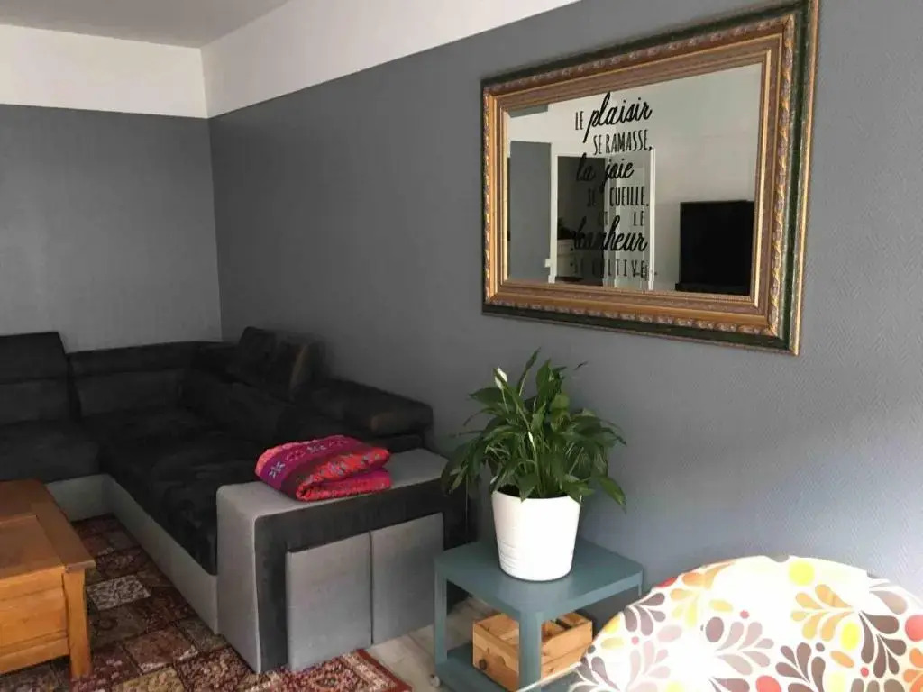 BedinReims cozy apartment parking and wifi free ideal 4 Adultes et 2 Enfants