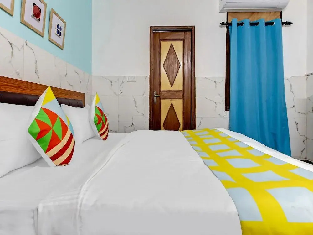 OYO Home 38093 Designer Stay Fortis Hospital