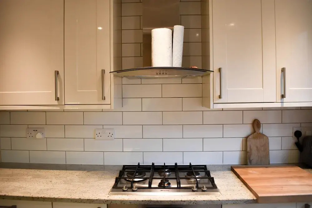 2BD Seafront Flat w Tasteful Decor & Large Garden
