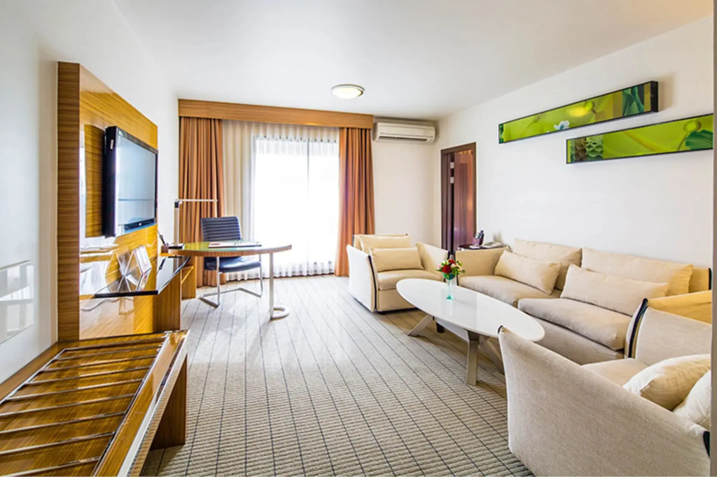 Maple Hotel