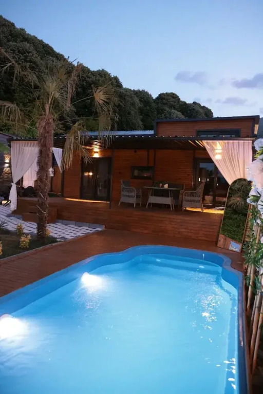 The Jungle Bungalov