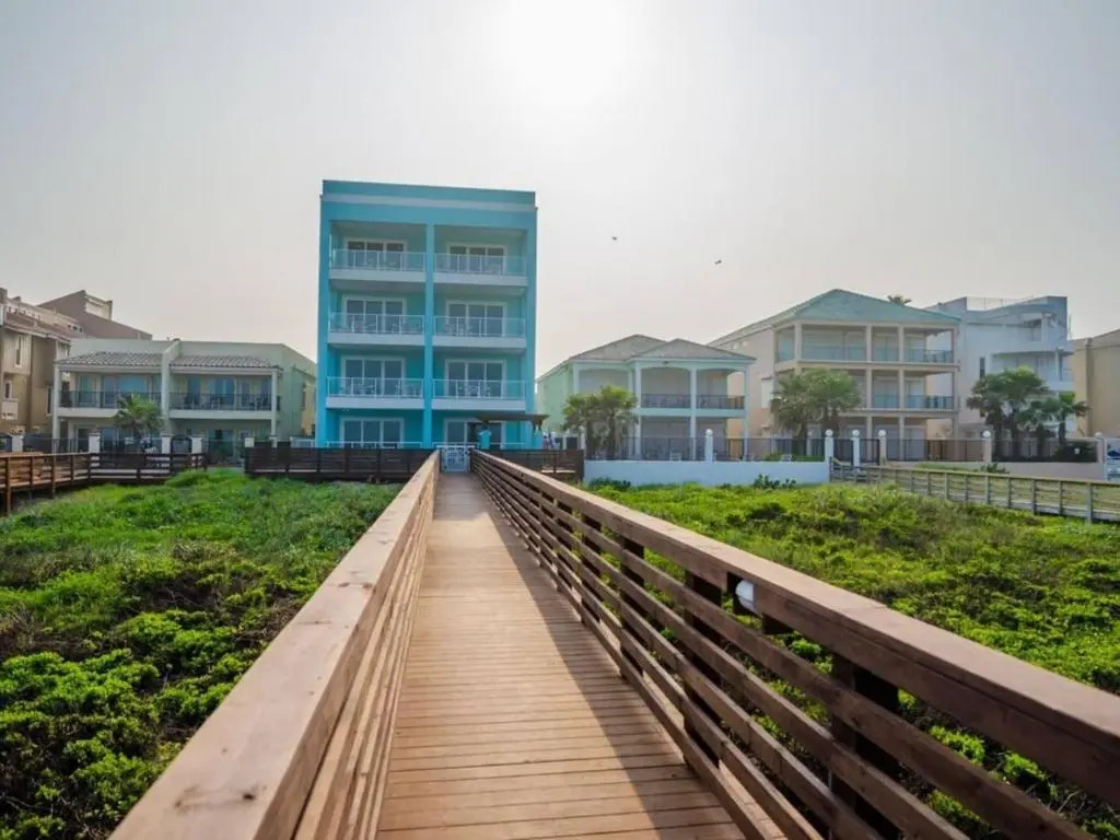 5 BEDROOM BEACHFRONT CONDO - 3rd Floor