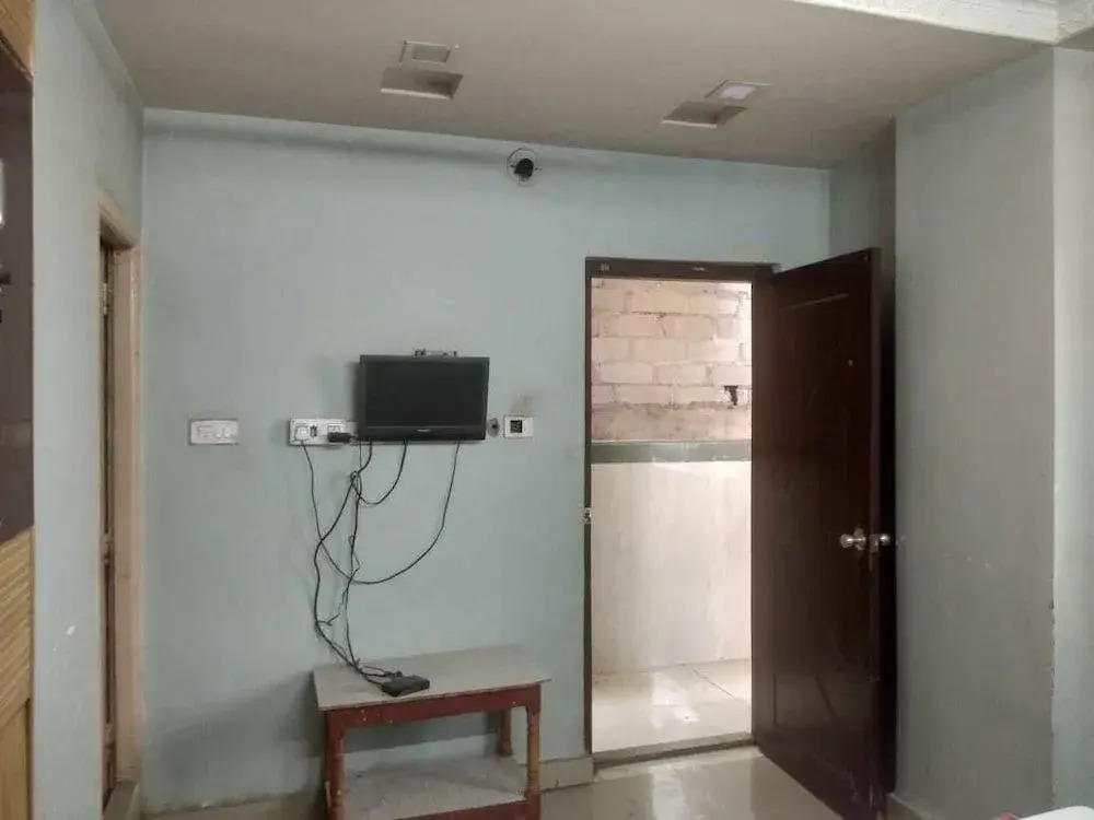 iROOMZ Pranathi Comforts