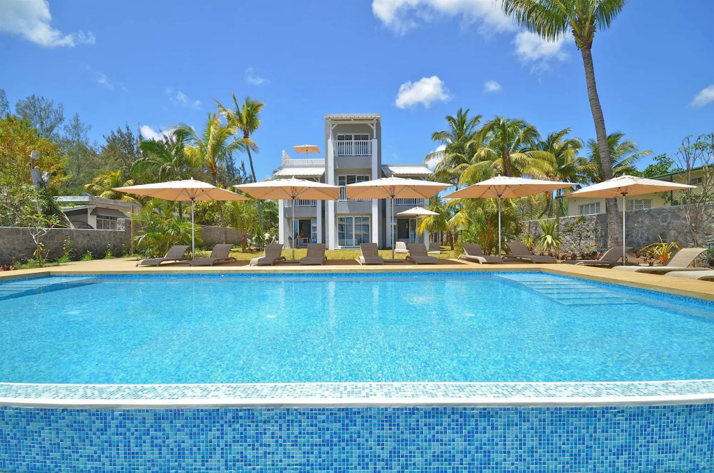 Mon Choisy Beach R