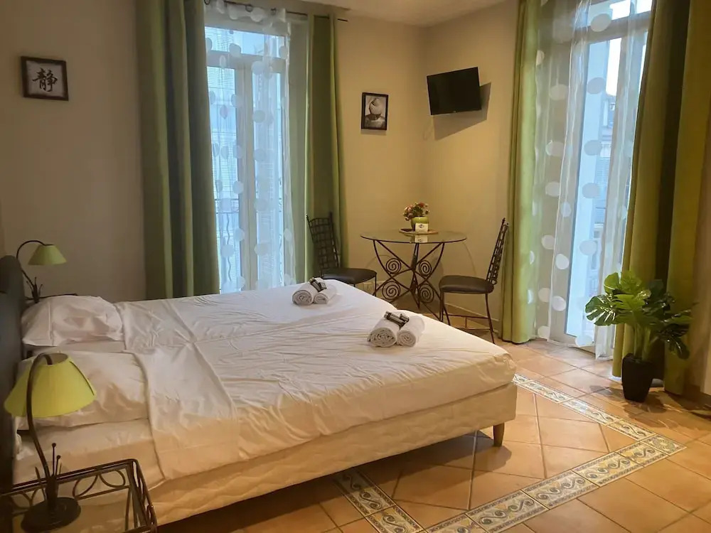 Cannes Holiday Suites 2