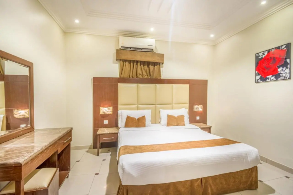 Al Muhaidb Residence SWIDI 24 - Economic