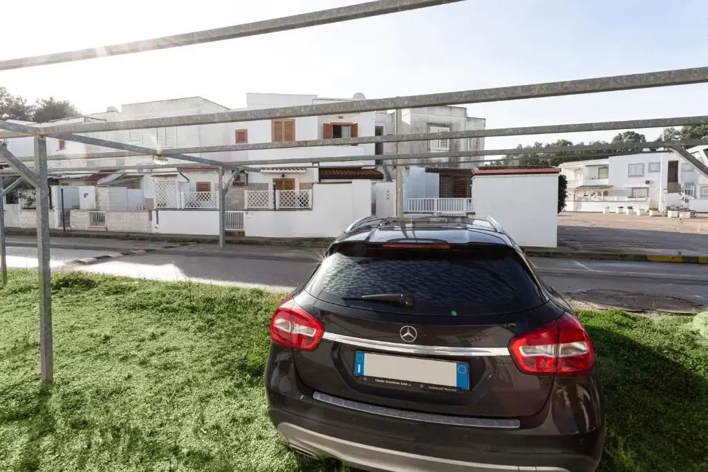 Bilocale climatizzato a 50 m dalla spiaggia con posto auto privato