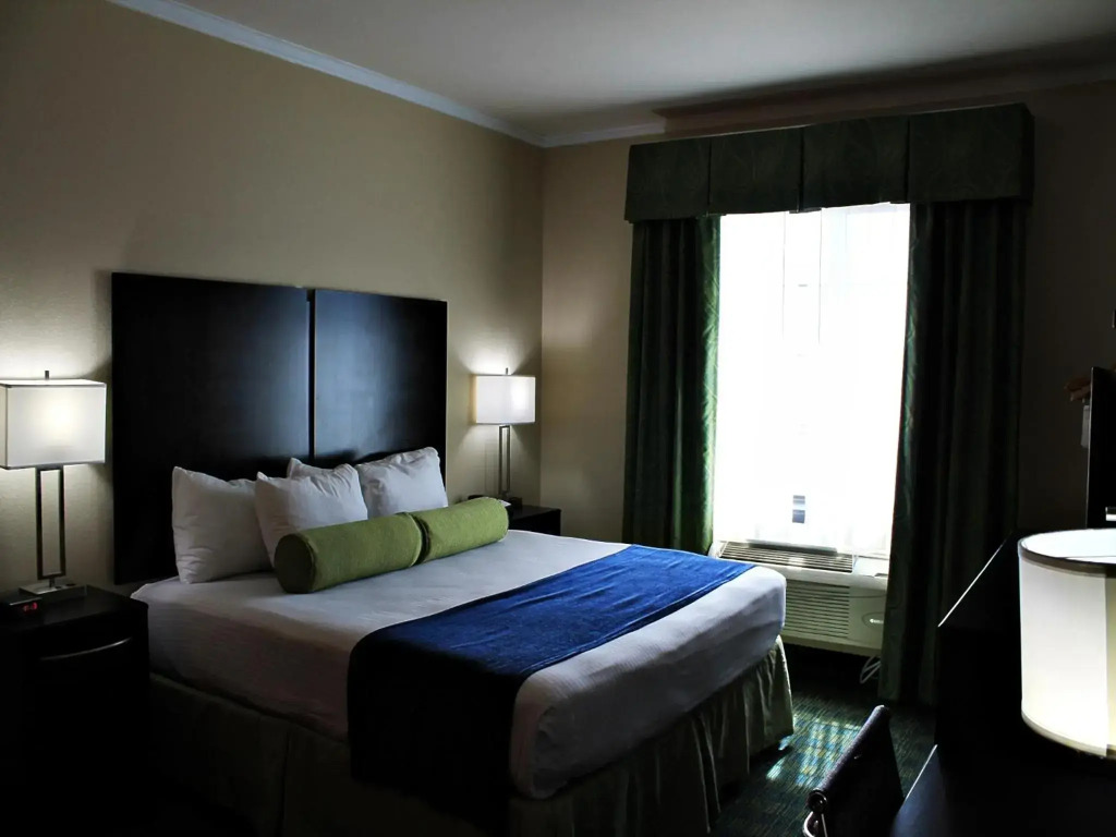 Cityview Inn & Suites Downtown /RiverCenter Area
