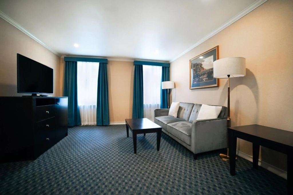 Hotel Stanford