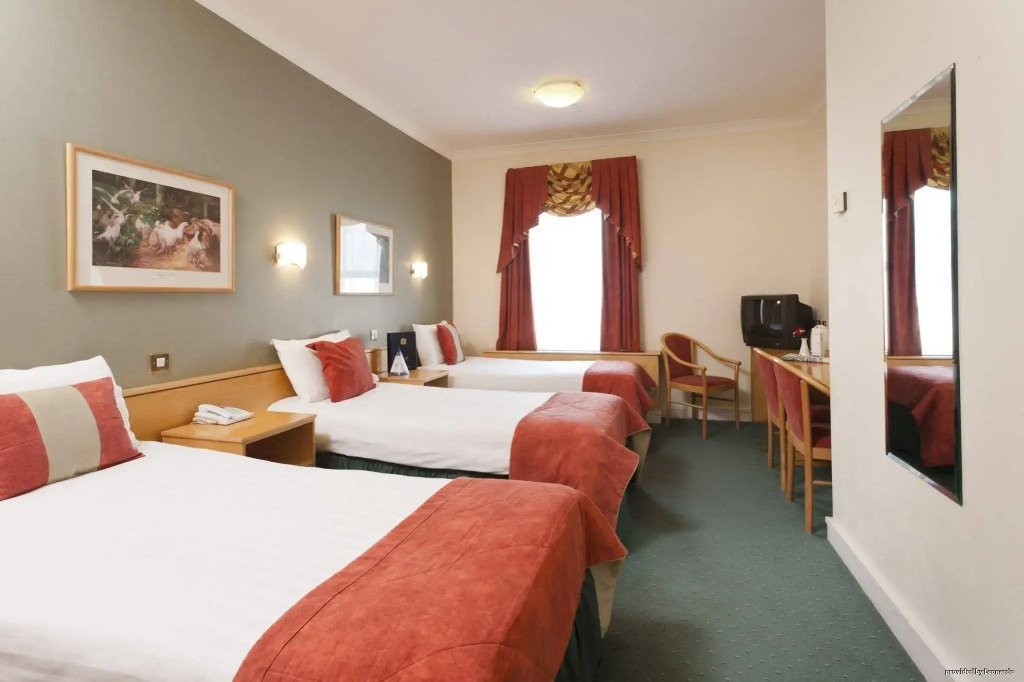Pery's Hotel