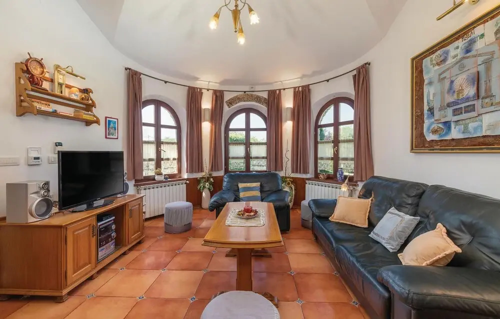Amazing Home In Belavici With Sauna