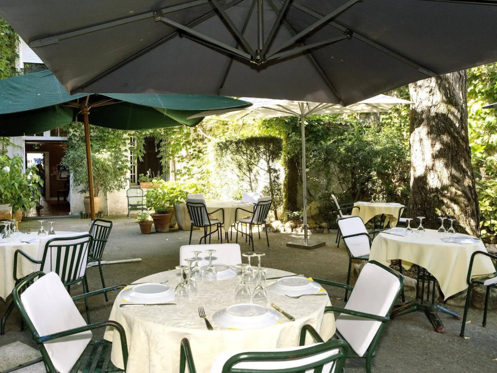 Logis Hôtels - Hôtel Restaurant du Midi