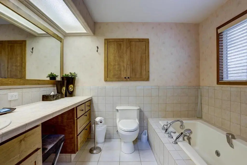 2 Pioneer-AC-Hot Tub-3BR/2BA