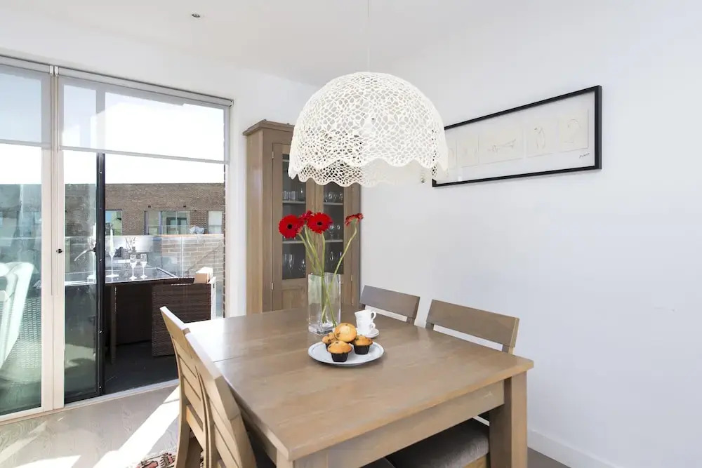 Stunning 1BR with Balcony in Zone 1!