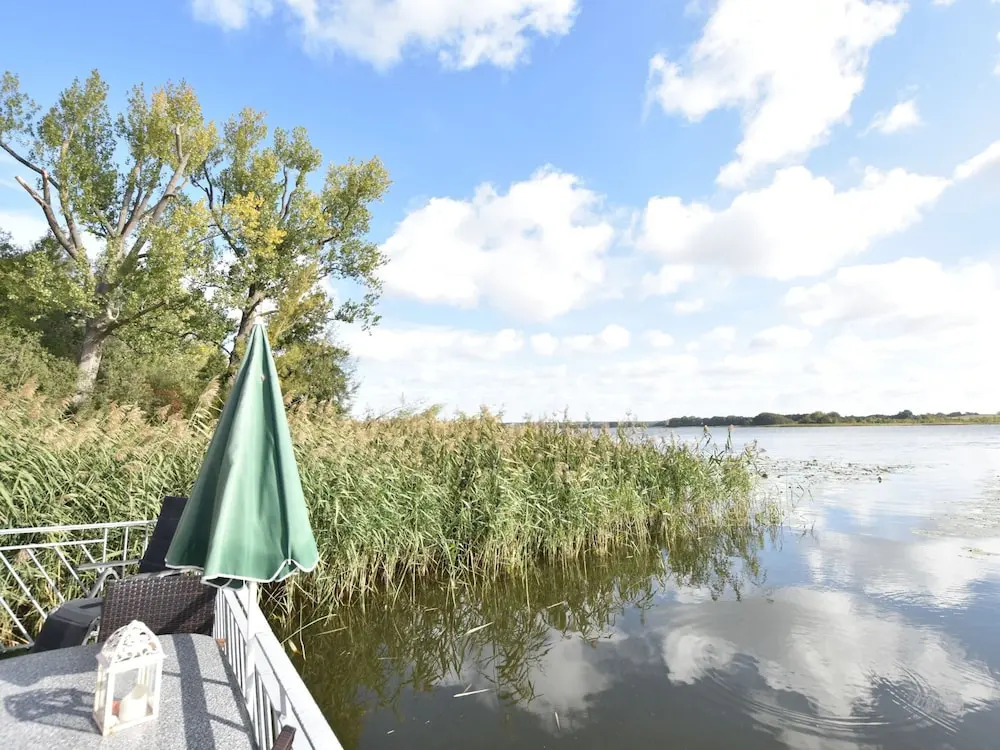 Bootshaus Direkt am See mit Eigenem Steg an der Ostsee