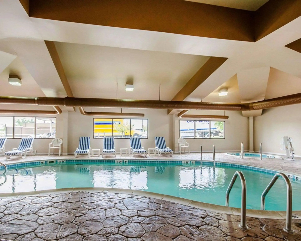 Comfort Suites Louisville East