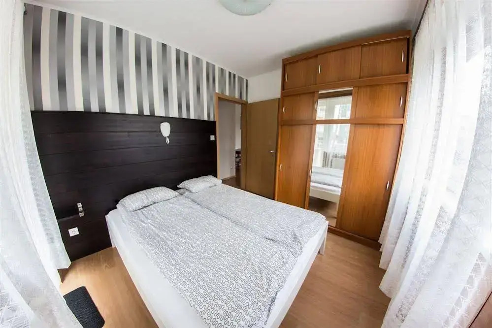 Far Home Apartments