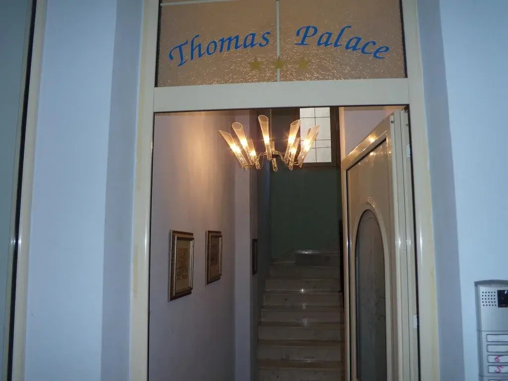 Thomas Palace Apartments